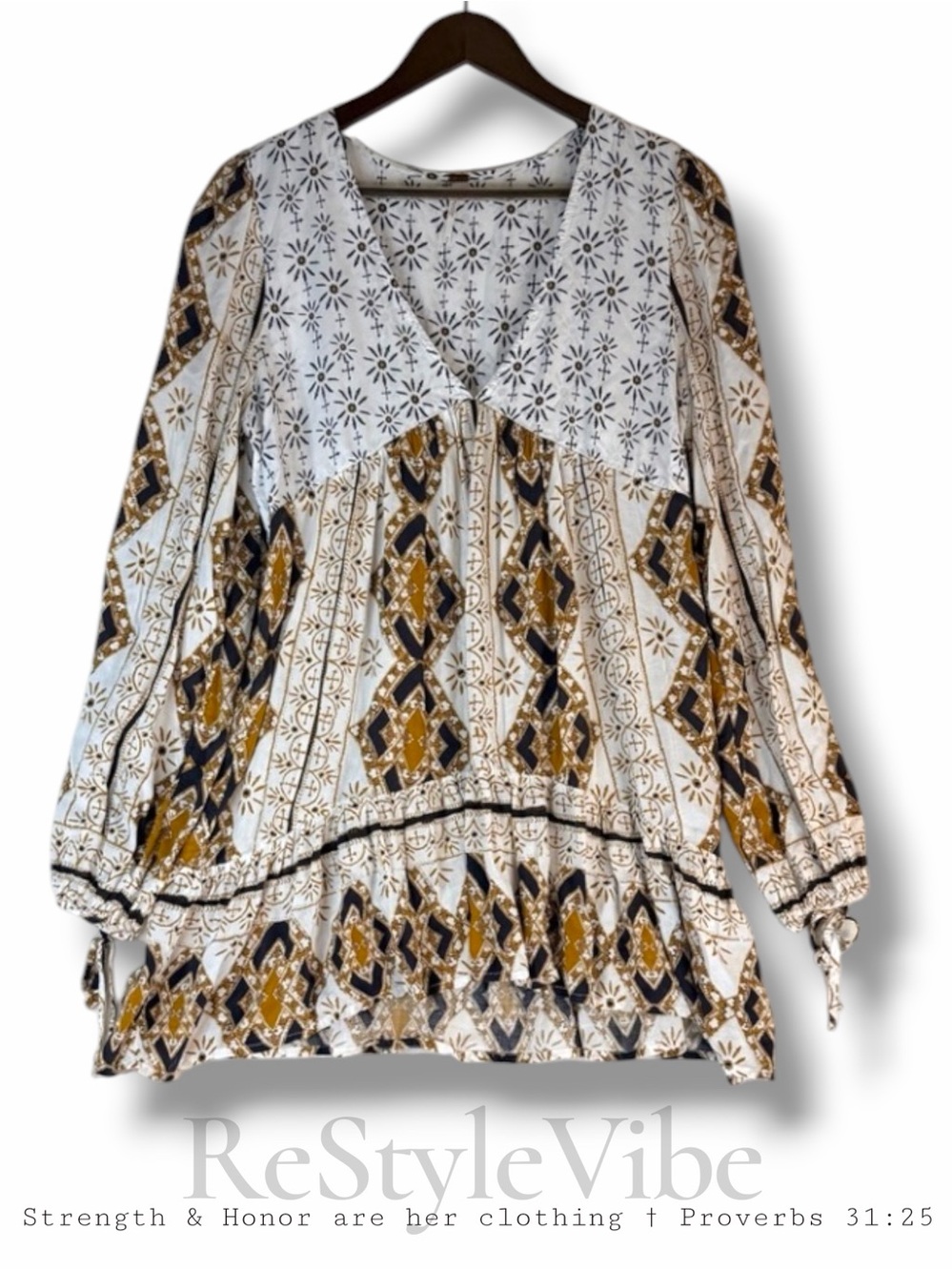 FREE PEOPLE Women’s Size M Top Blouse V Neck Bohemian Long Sleeve Tunic Length